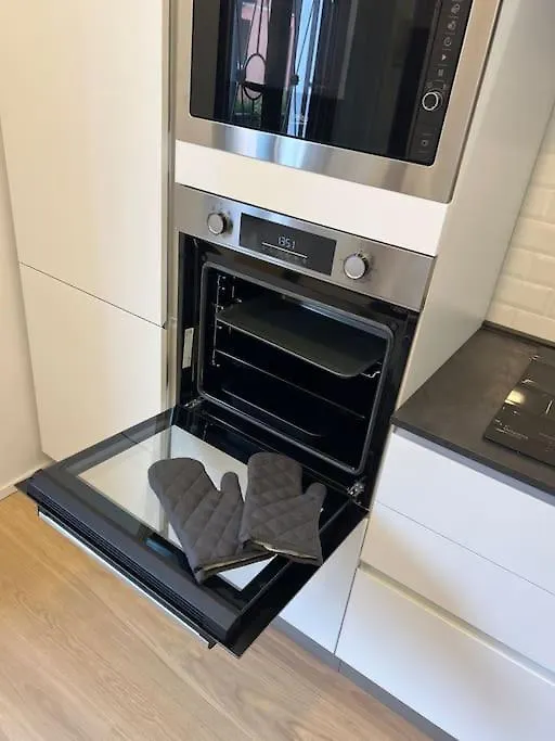 Bm 93 Comfort Suite Milán Italia